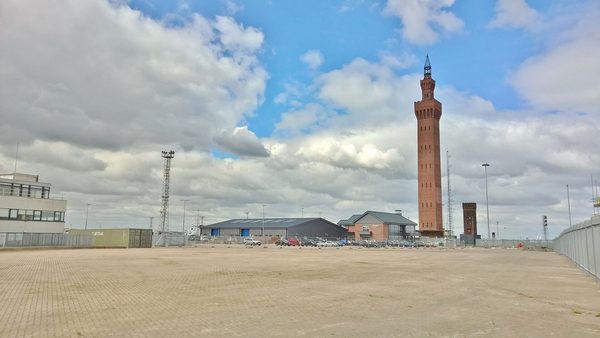 Singles in Grimsby: view of the city