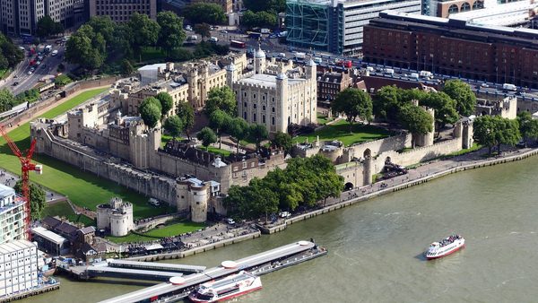 Singles in London: view of the city
