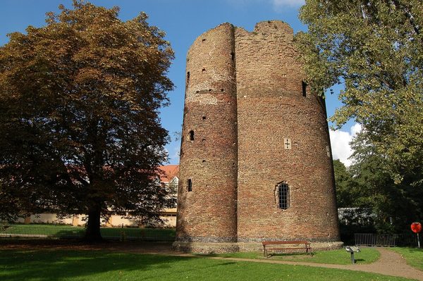 Singles in Norwich: view of the city